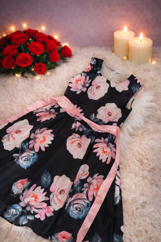 imusau.lt | parduodama Elegantiška mergaitės suknelė Olivia - tamsiai mėlyna