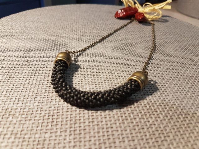 imusau.lt | listing 9. Rankų darbo kaklo papuošalas