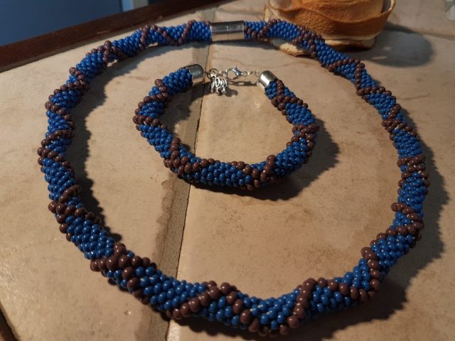 imusau.lt | listing 13.Rankų darbo papuošalų rinkinukas