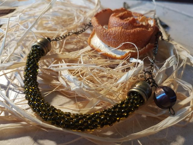 imusau.lt | listing 23. Rankų darbo kaklo papuošalas