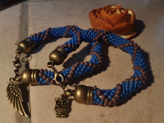 imusau.lt | listing 27. Rankų darbo apyrankės