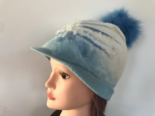 imusau.lt | listing Velta kepuraitė su kailiniu bumbulu