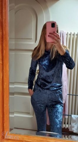 imusau.lt | parduodama Labai gražaus mėlyno veliūrinio audinio laisvalaikio kostiumas