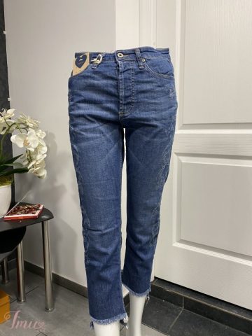 imusau.lt | parduodama Stilingi itališki džinsai