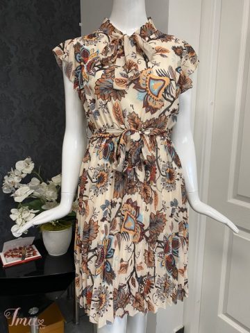 imusau.lt | parduodama Trumpa marga kreminė suknelė