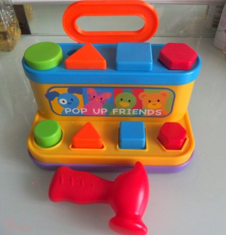 imusau.lt | parduodama Kalimo žaisliukas su figūromis plaktuku