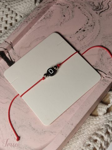 imusau.lt | listing Raudono siūlo apyrankė «D»