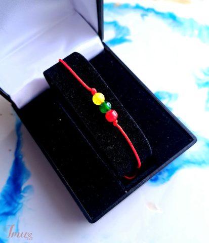 imusau.lt | parduodama Raudono siūlo apyrankė su Lietuvos trispalve