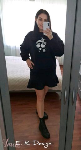 imusau.lt | parduodama Juodas džemperis su aplikacija