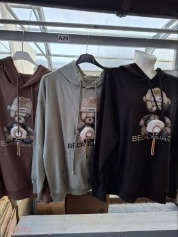 imusau.lt | parduodama Parduodami labai gražūs džemperiai su meškiuku,tinka krūtinei iki 115,kaina 22e