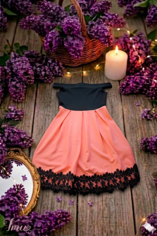 imusau.lt | listing Šventinė suknelė su nėriniais ir atviru petimi | Dydis M