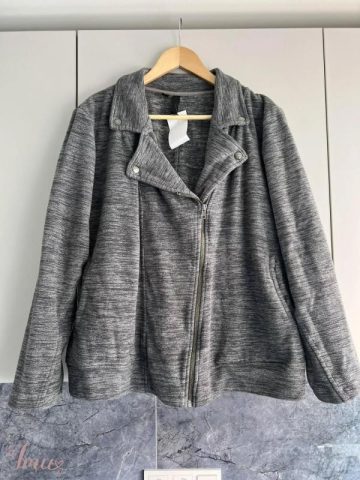 imusau.lt | parduodama Stilinga medziagine striukite\dzemperis - 13eu 48d - krut 122+, klub 123++, ilgis 70cm,polyest